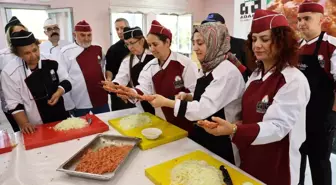 Adana'da Tescilli Kebap Eğitimi: 50 Kursiyer Ustaları Dinliyor