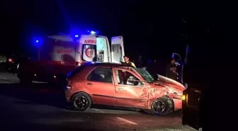 Erzurum'da Servis Aracı ile Otomobil Çarpıştı: 6 Yaralı