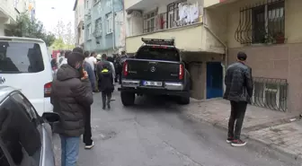 Esenler'de Pikap Kazası: Çocuğa Çarpmamak İçin Direksiyonu Kırdı