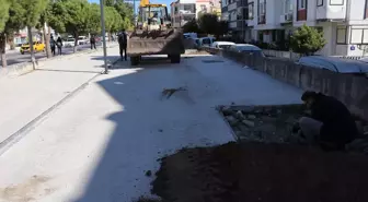 Buca'da Tarihi Demir Yolu Hattına Beton Döküldü, Tepkiler Çığ Gibi Büyüyor