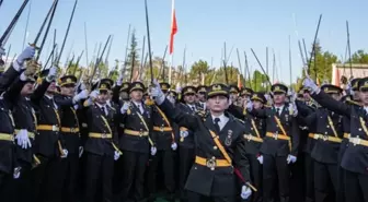 Kılıçlarıyla yemin eden teğmenler için karar günü belli oldu