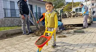 4 Yaşındaki Osman Alp'ten Sevimli Yardım