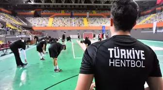 Genç Hentbol Milli Takımı Akdeniz Kupası'na Hazırlanıyor