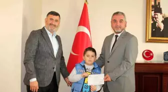 Minik Alparslan'dan Hayırseverlik Örneği