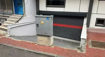 Küçükçekmece'de Elektrik Panosu Otoparkı Kapatıyor, Sakinler Mağdur