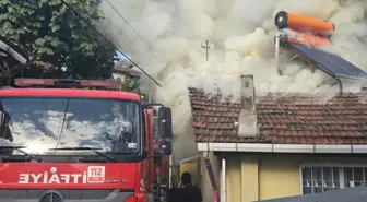 Tokat Niksar'da Yangın: İki Katlı Ev Kül Oldu