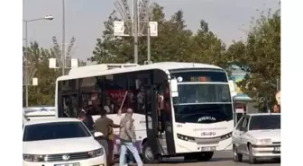 Siverek'te Minibüs Şoförüne Saldırı: Kavga Güvenlik Kamerasına Yansıdı