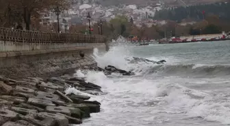 Marmara Denizi'nde Poyraz Sebebiyle Ulaşım Aksamaları