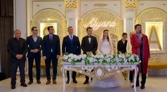 Ahmet Kaya'dan Özel Nikah Töreni