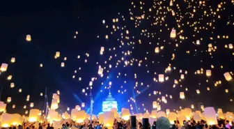 Tayland'da Yi Peng Festivali'nde Dilek Fenerleri Gökyüzüne Bırakıldı