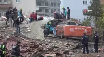 Malatya'da yıkım sırasında enkaz altında kalan operatör kurtarıldı