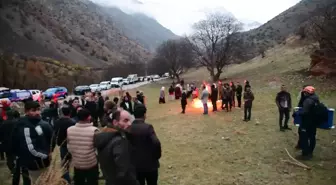 Van'da Dağdan Düşen Kaya Parçaları Çobanların Üzerine Düştü: 1 Ölü, 1 Yaralı