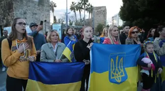 Ukraynalılar Antalya'da Savaşın 1000. Gününde Protesto Düzenledi