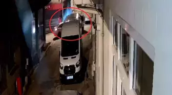 Bursa'da Kamyonet ile Otomobil Çarpıştı: 3 Yaşındaki Bebek Yaralandı