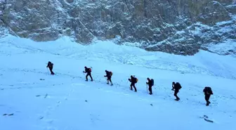 Niğde'de Kayıp Belaruslu Dağcı Kız Kardeşler İçin Arama Çalışmaları Devam Ediyor