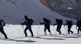 Kaybolan Belaruslu Dağcı Kız Kardeşler Aladağlar'da Bulundu