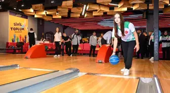 Uşak Valisi Naci Aktaş, Bowling Gençler İl Birinciliği Ödül Törenine Katıldı