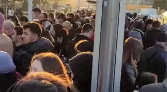 İstanbul Tramvay Hattında Trafik Yoğunluğu Sebebiyle Gecikmeler Yaşandı