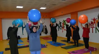 Bitlis'te Ücretsiz Pilates Kursu Kadınların İlgisini Çekiyor