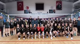 CHP Malatya İl Başkanı Barış Yıldız, Kadın Voleybol Takımı ile Buluştu