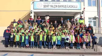 Dünya Çocuk Hakları Günü nedeniyle jandarma ekiplerinden ilkokul ziyareti