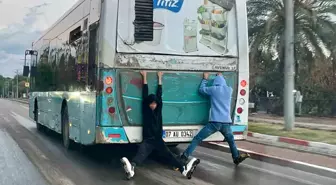 Antalya'da Patenli Çocukların Tehlikeli Yolculuğu Kameralarda