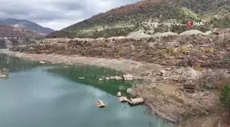 Isparta'da Sular Altında Kalan Darıbükü Köyü Sonbaharda Görsel Şölen Sunuyor