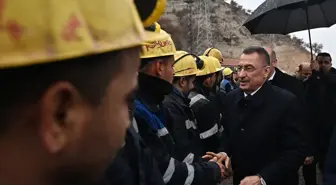 TBMM Dışişleri Komisyonu Başkanı Oktay, Çayırhan Termik Santrali'ndeki madencileri ziyaret etti Açıklaması