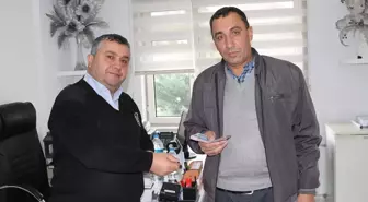 Samsun'da bir kişinin yolda bulduğu para sahibine teslim edildi