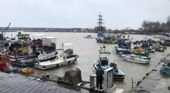 Akçakoca'da Şiddetli Fırtına Balıkçıları Olumsuz Etkiledi