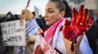 Berlin'de İsrail'in Saldırılarına Protesto