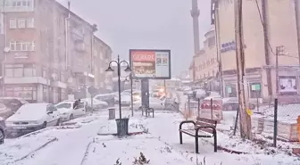 Bolu'da Yoğun Kar Yağışı 60 Köy Yolunu Kapadı