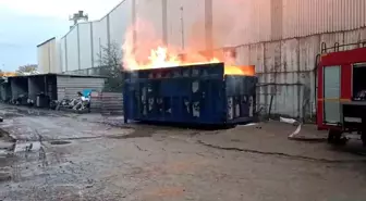 Tekirdağ'da Un Fabrikasında Geri Dönüşüm Konteyneri Yangını