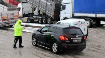 Malatya-Sivas Kara Yolu Kar Yağışı Nedeniyle Ulaşıma Kapandı