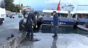 Sarıyer'de denize düşen kız arkadaşının peşinden atlayan gencin görüntüleri ortaya çıktı