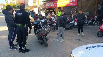 13 Yaşındaki Çocuk Motosiklet Kullanırken Yakalandı, Babasına Ceza Kesildi