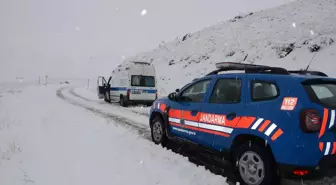 Hakkari'de Kar Yağışı Ulaşımı Olumsuz Etkiliyor