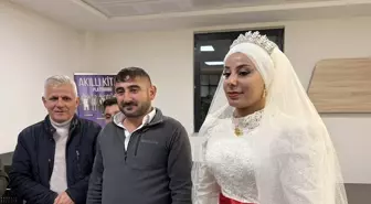 Kahramanmaraş'ta Gelin ve Damat Karla Mahsur Kaldı