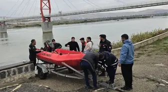 Şırnak'ta Kaybolan Genç İçin Dicle Nehri'nde Arama Çalışmaları Devam Ediyor