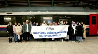 Kız Anadolu İmam Hatip Lisesi Öğrencileri Divriği'yi Gezdi