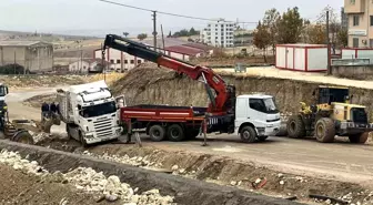 Adıyaman'da Tır Kazası Trafiği Kitledi