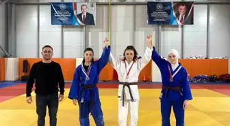 Düzce'de Okul Sporları Judo Gençler Müsabakaları Sonuçlandı