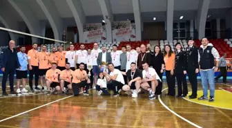 Aydın'da Kadına Yönelik Şiddetle Mücadele İçin Voleybol Maçı Düzenlendi