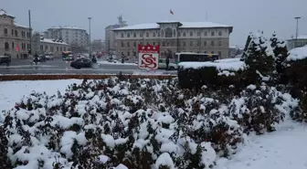 Sivas'ta Kar ve Tipi Nedeniyle 645 Yerleşim Yerine Ulaşım Kapandı