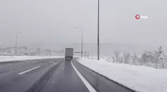 Bolu Dağı'nda Kar Yağışı Etkili Oluyor