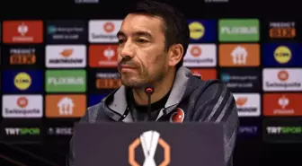 Van Bronckhorst: Galibiyet Hepimiz İçin En İyi İlaç