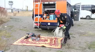 Van'da Polis Arama Kurtarma Ekibi Zorlu Eğitimlerle Olası Afetlere Hazırlanıyor