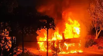 Gazipaşa'da Seyir Halindeki Otomobil Yandı