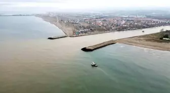 Sakarya Nehri Ağzındaki Sığlaşma Balıkçılıkta Sorunlara Yol Açıyor