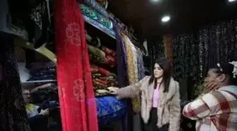 Çanakkaleli anne ile kızı şalvar kültürünü eğlence organizasyonlarında yaşatıyor